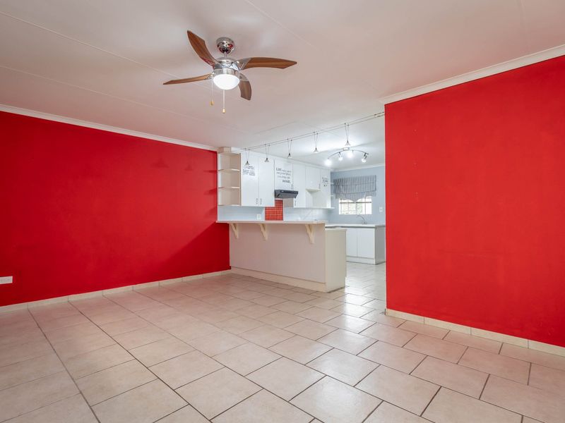 Charming 2 Bedroom 1 bathroom ground floor apartment in Helderkruin - Photo 7
