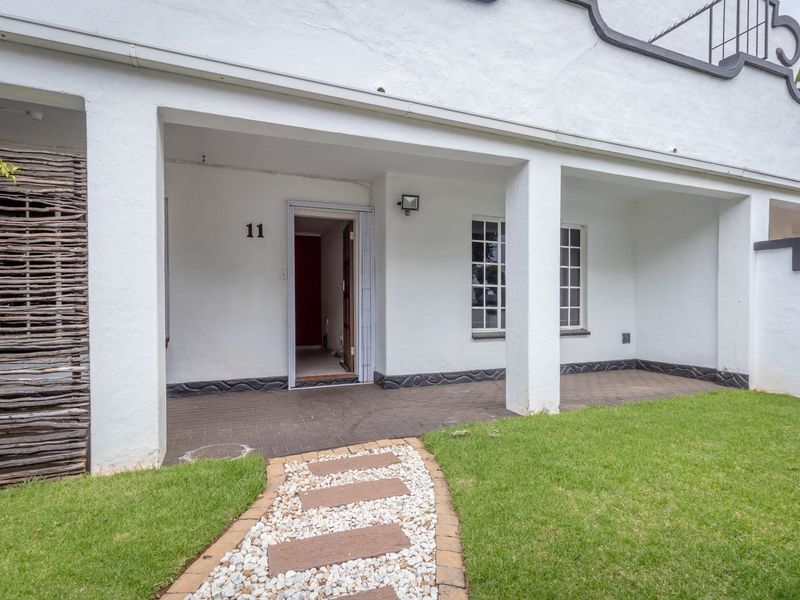 Charming 2 Bedroom 1 bathroom ground floor apartment in Helderkruin - Photo 4