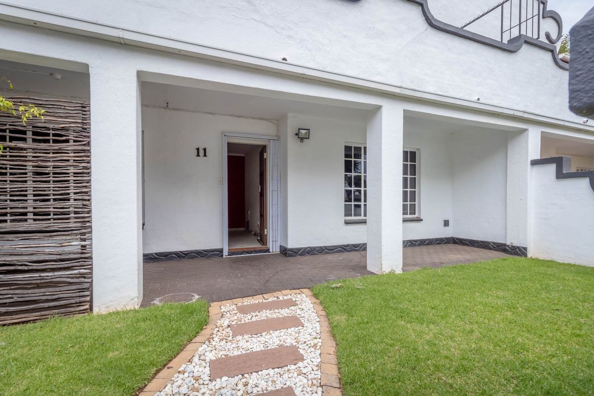 Charming 2 Bedroom 1 bathroom ground floor apartment in Helderkruin - Photo 4