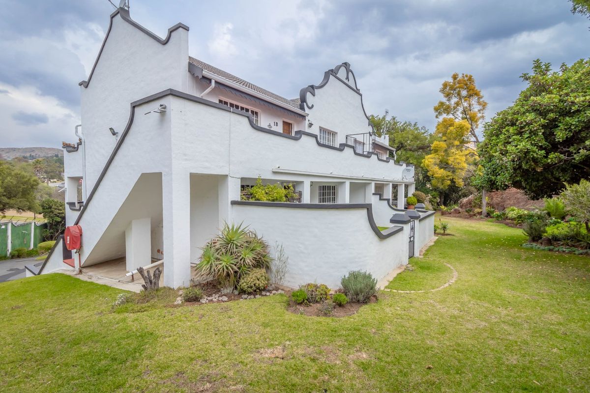 Charming 2 Bedroom 1 bathroom ground floor apartment in Helderkruin - Photo 3