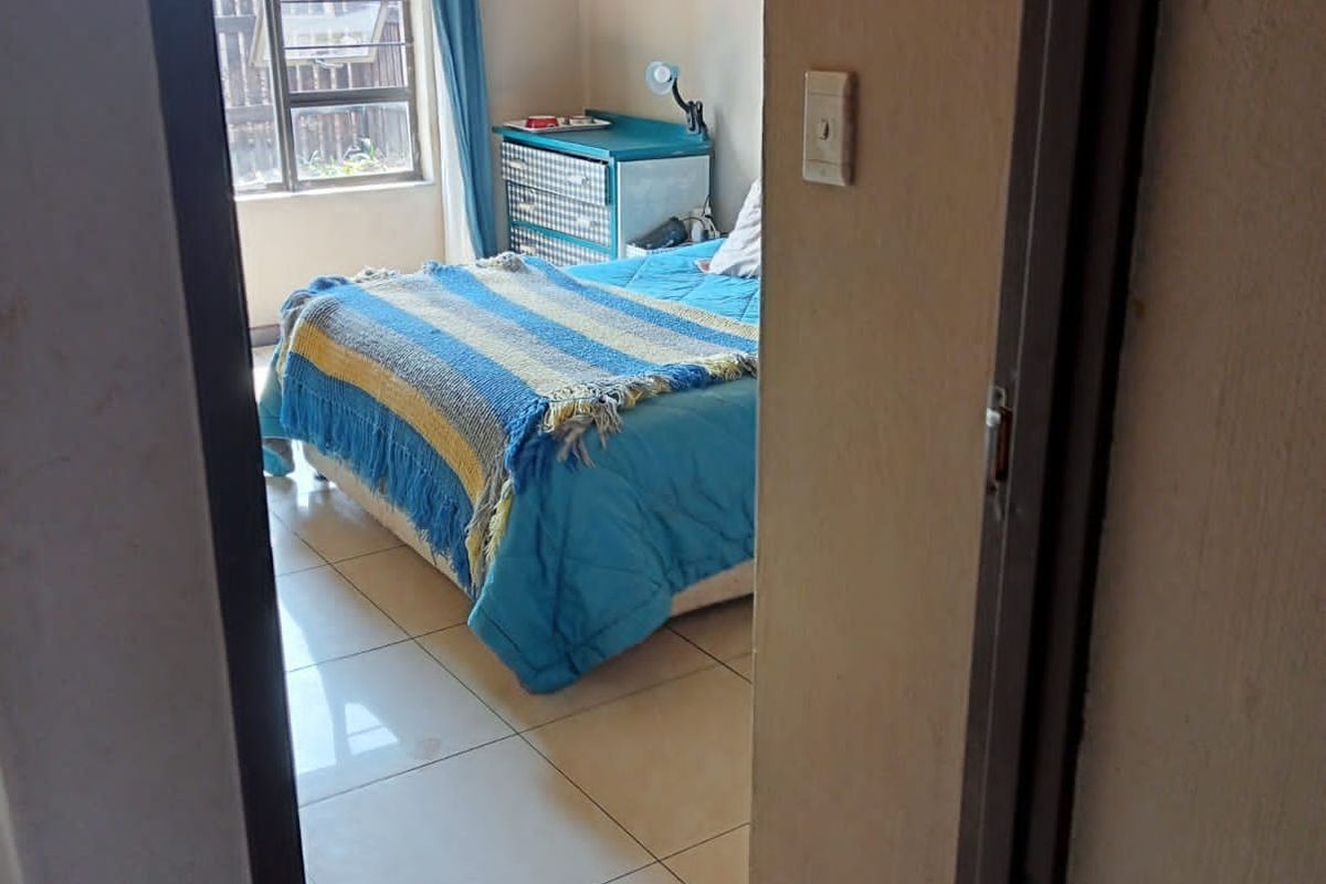 Ground Floor Gem in Secure Brentwood Park Complex – Pet Friendly & Priced to Sell! - Photo 4