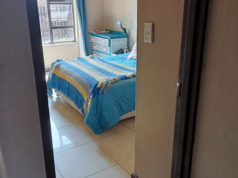 Ground Floor Gem in Secure Brentwood Park Complex – Pet Friendly & Priced to Sell! - Photo 4
