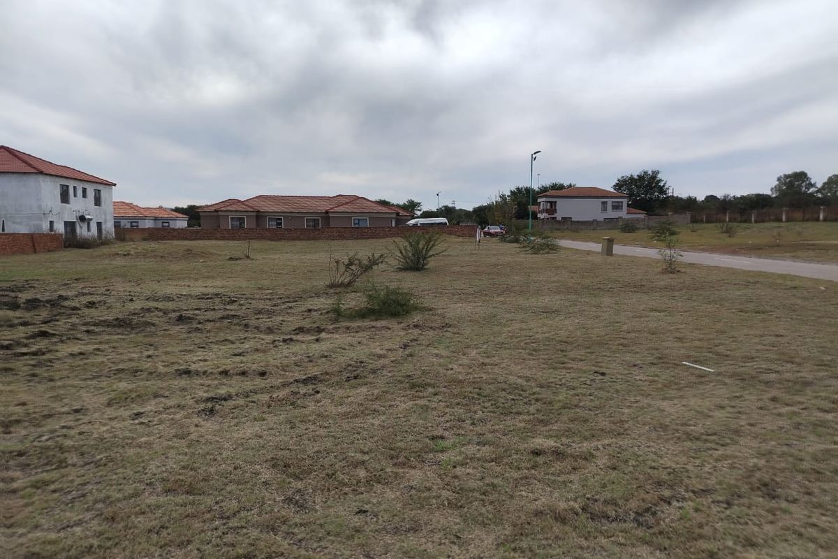 Brits - Prime 500m2 vacant land for sale in Secured Complex - Photo 4