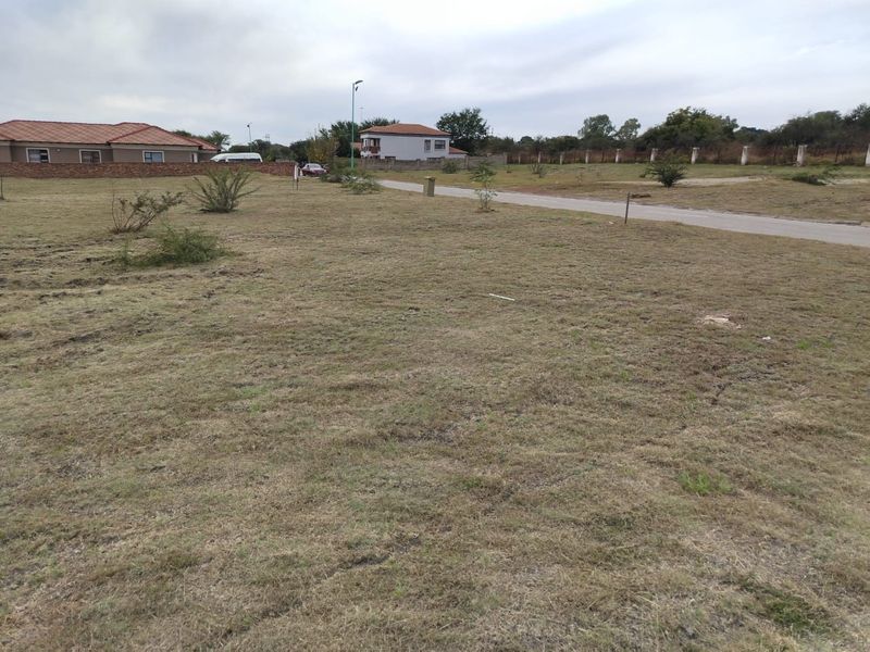 Discover a prime 512m2 vacant land for sale in Tuscany Village, Brits! - Photo 10