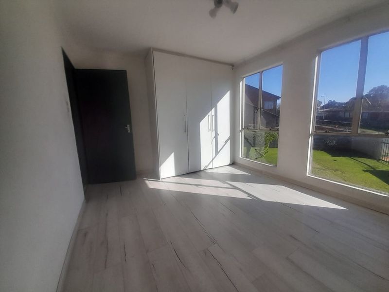 3 Bedroom upstairs apartment in sought after complex in Weltevreden Park - Photo 7