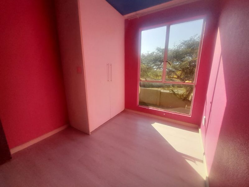 3 Bedroom upstairs apartment in sought after complex in Weltevreden Park - Photo 10