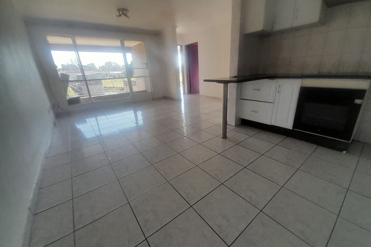 3 Bedroom upstairs apartment in sought after complex in Weltevreden Park - Photo 5