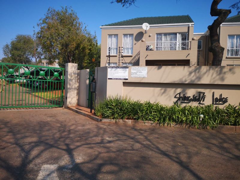 3 Bedroom upstairs apartment in sought after complex in Weltevreden Park - Photo 2