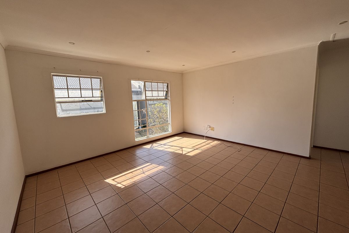 2-Bedroom Apartment For Sale in Secure Complex - Photo 3