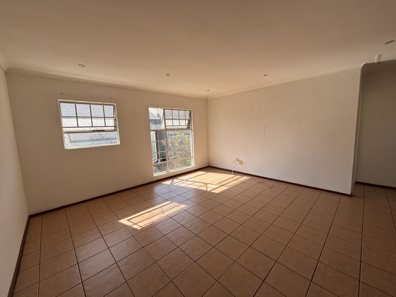 2-Bedroom Apartment For Sale in Secure Complex - Photo 3