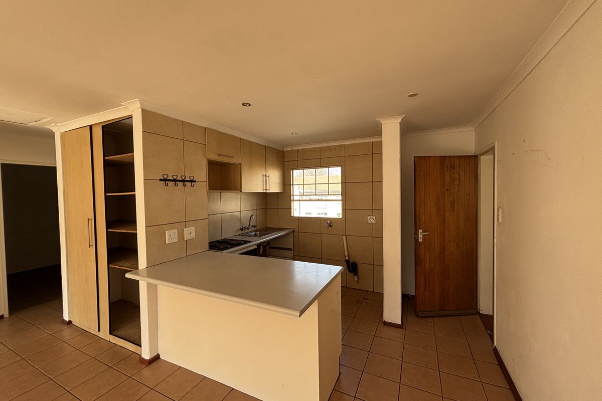 2-Bedroom Apartment For Sale in Secure Complex - Photo 4