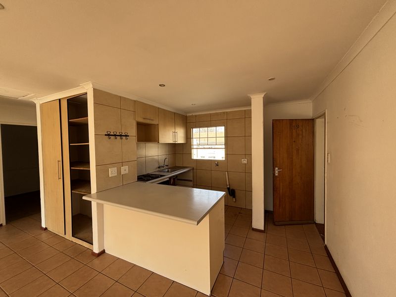 2-Bedroom Apartment For Sale in Secure Complex - Photo 4