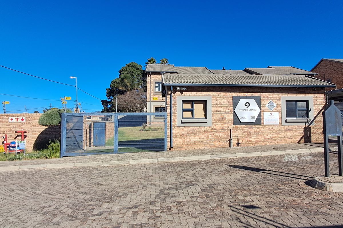 MODERN AND NEAT 2 BEDROOM 2 BATHROOM UNIT R8 000 PM - Photo 2