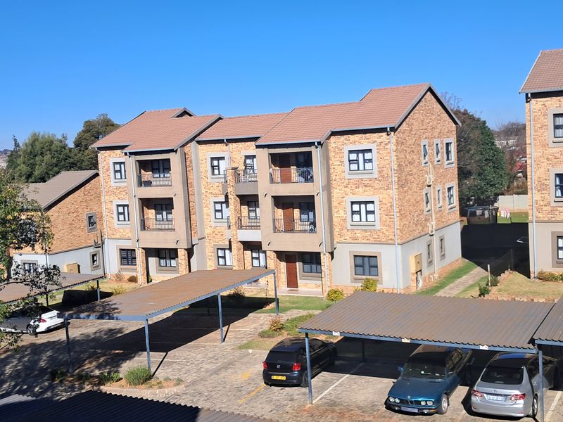 MODERN AND NEAT 2 BEDROOM 2 BATHROOM UNIT R8 000 PM - Photo 3
