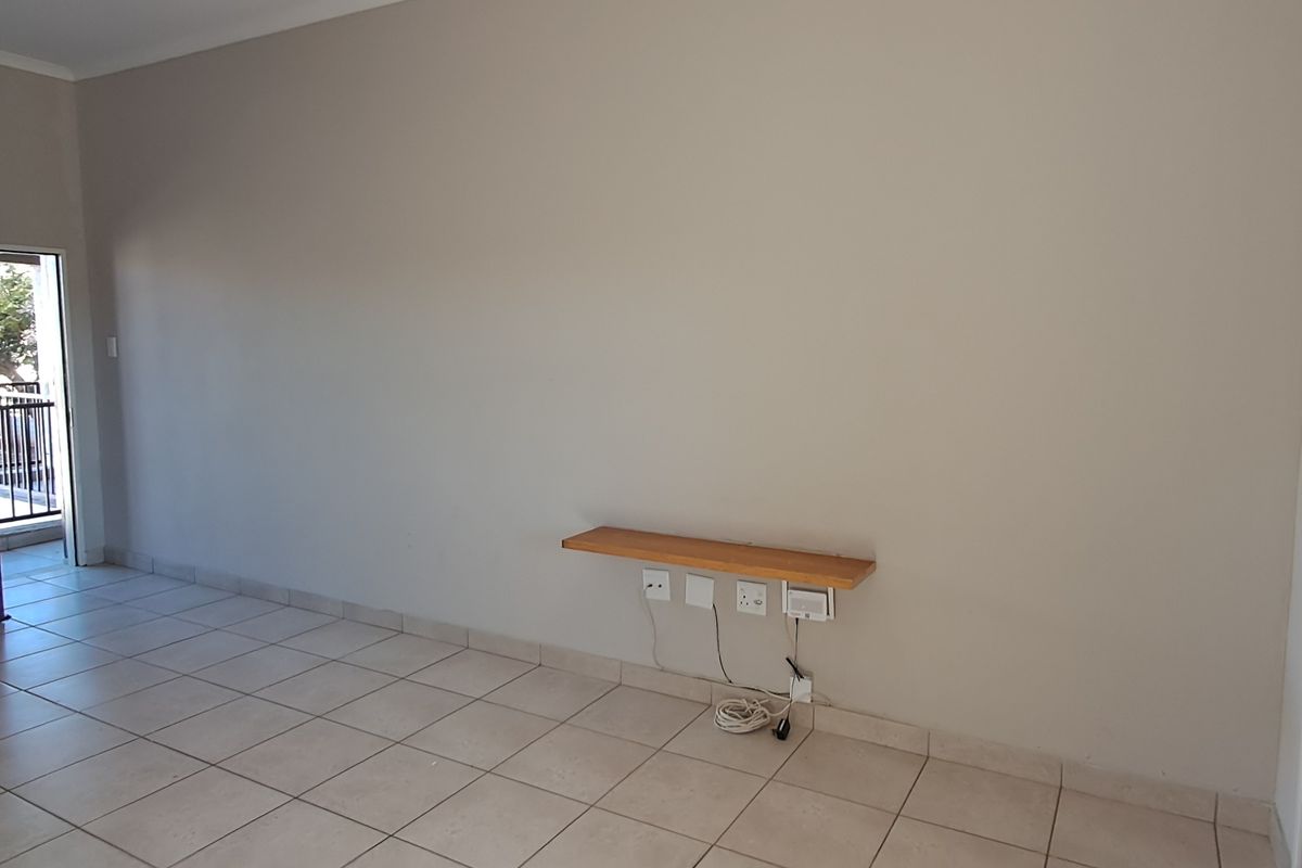 MODERN AND NEAT 2 BEDROOM 2 BATHROOM UNIT R8 000 PM - Photo 5