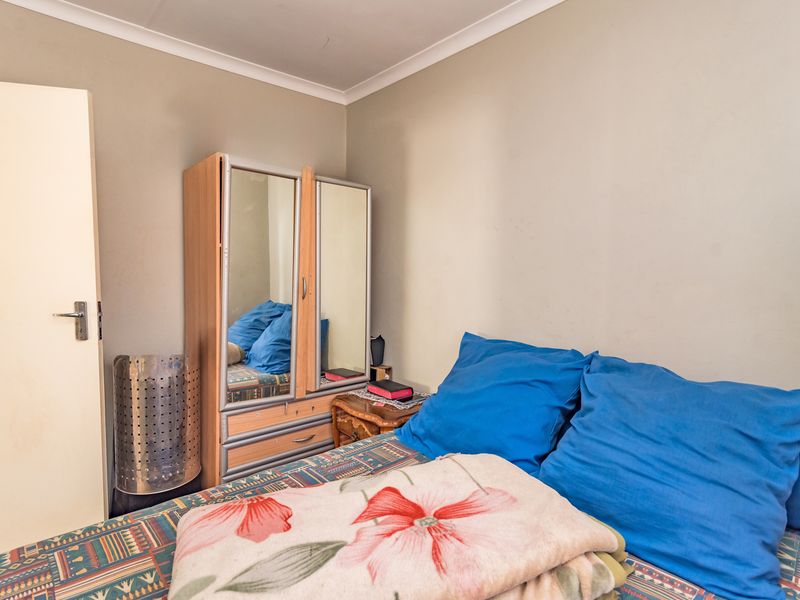 House for Sale At Protea Glen Ext 40! Comfortable & Secure Living! - Photo 5