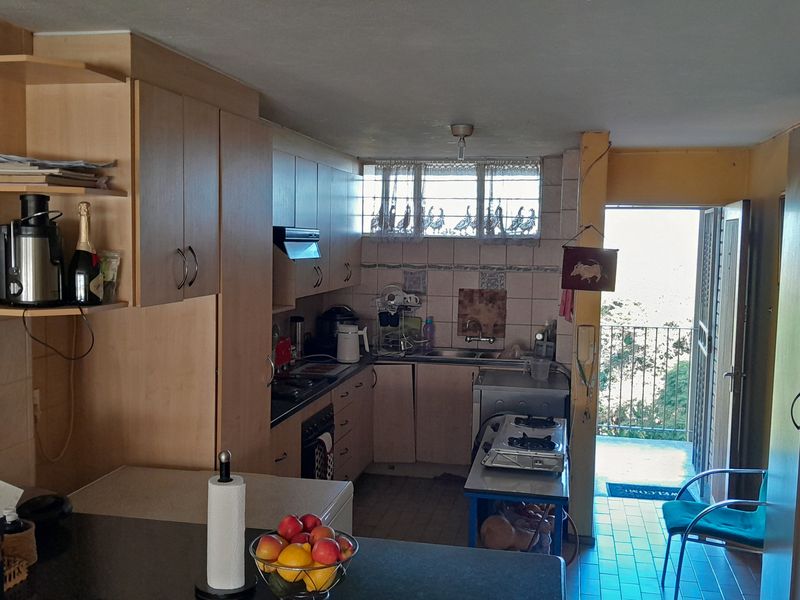 Charming 3 Bedroom Apartment in Wonderboom South in Prime Location - Photo 4