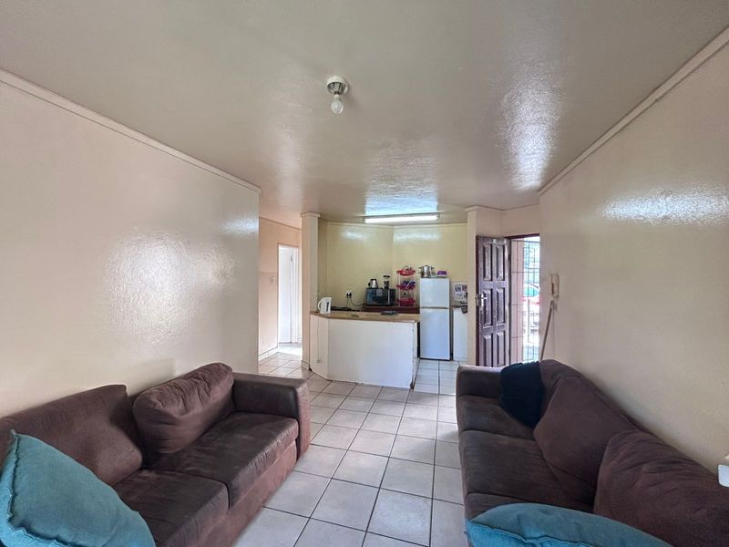 3-Bedroom Flat in Southwood – Ideal for Small Families or First-Time Buyers - Photo 5