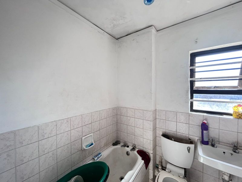 3-Bedroom Flat in Southwood – Ideal for Small Families or First-Time Buyers - Photo 6