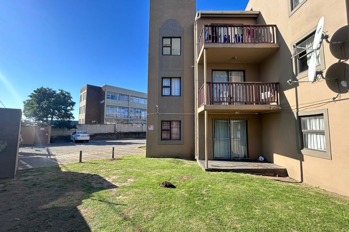 3-Bedroom Flat in Southwood – Ideal for Small Families or First-Time Buyers - Photo 2