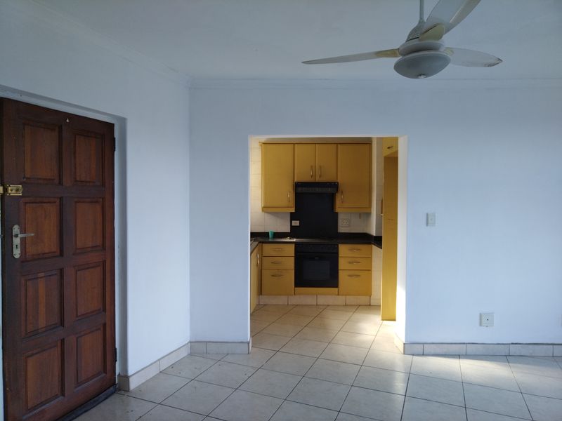 2-Bedroom Beachfront Apartment with Full Sea Views - Photo 7