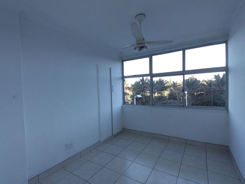 2-Bedroom Beachfront Apartment with Full Sea Views - Photo 8