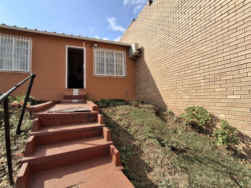 2 Bedroom Family Home - Photo 3