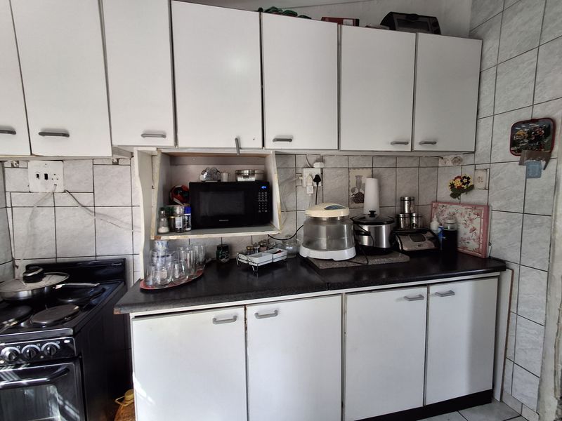 2 Bedroom Family Home - Photo 6