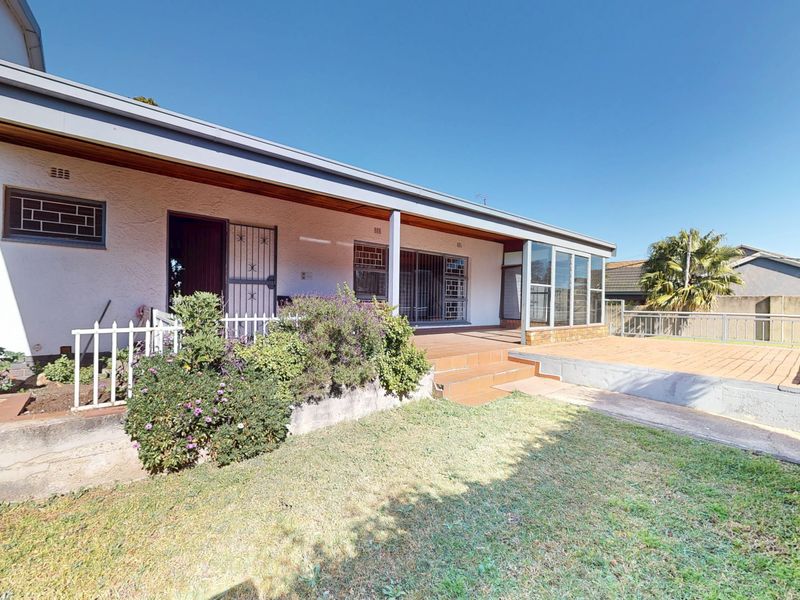 Humongous gem with 3 Flats - Photo 2