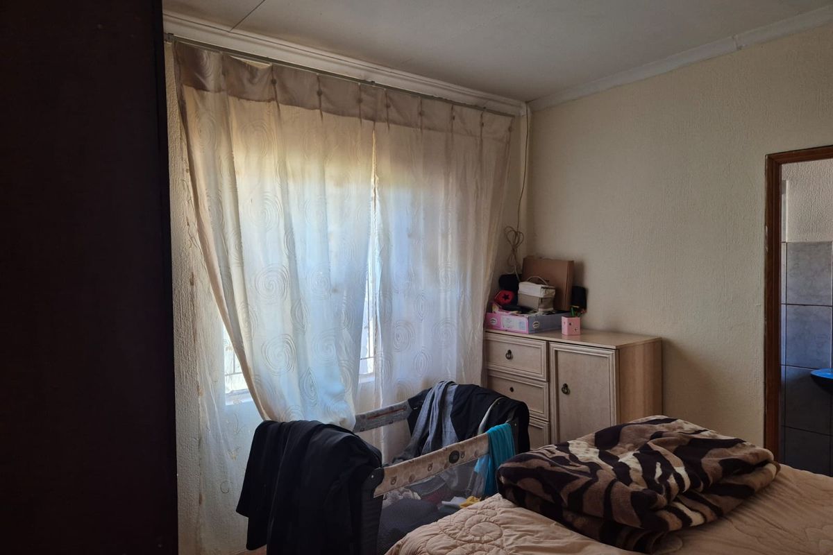 Family Home Awaits in Ivy Park - Photo 5