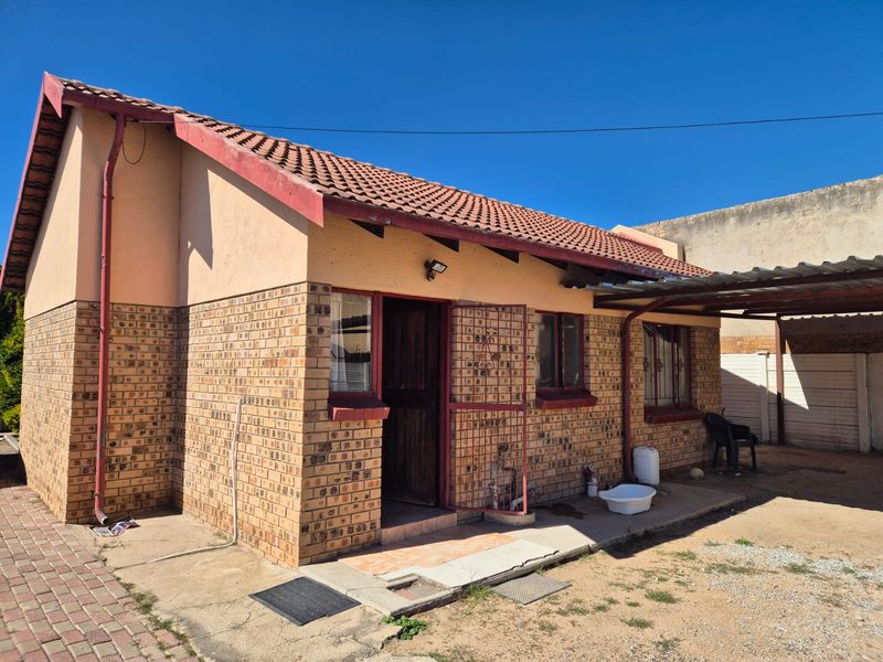 Family Home Awaits in Ivy Park - Photo 4