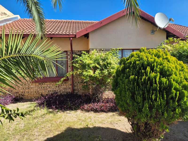 Family Home Awaits in Ivy Park - Photo 3