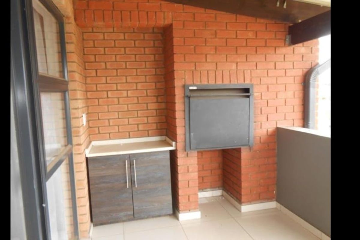 Modern 3 Bedroom Townhouse in Secure Complex - Photo 4