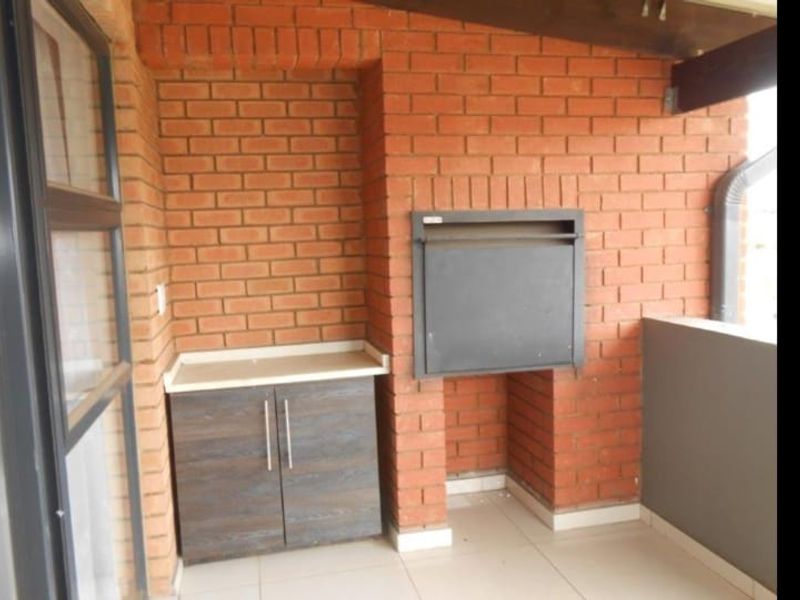 Modern 3 Bedroom Townhouse in Secure Complex - Photo 4