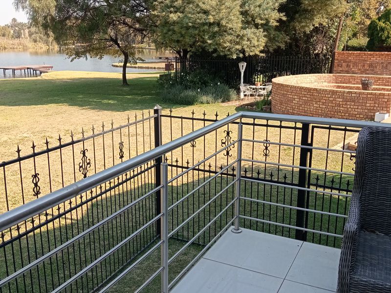 Family home in security estate. - Photo 5