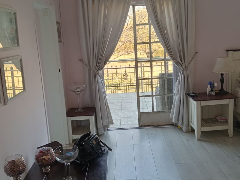 Family home in security estate. - Photo 9
