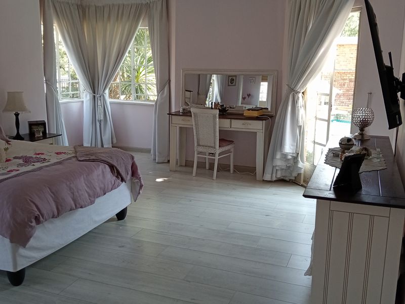 Family home in security estate. - Photo 8