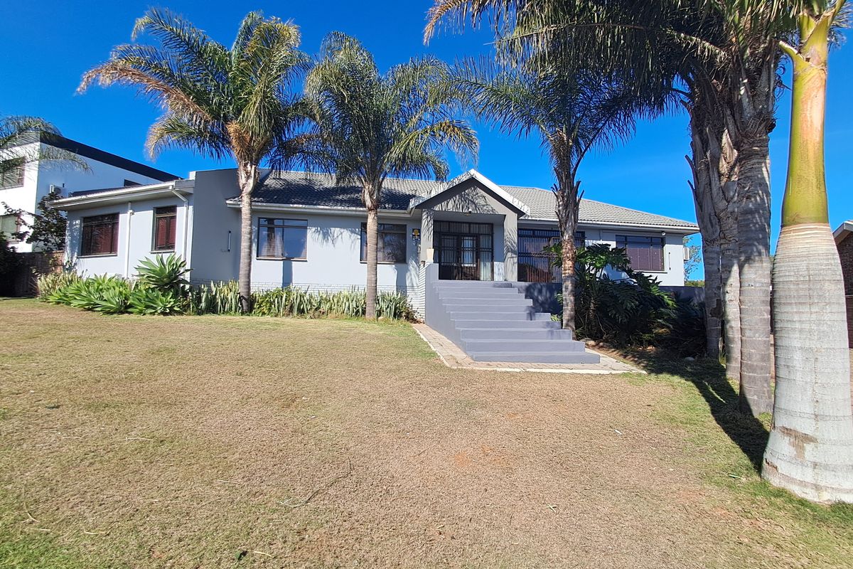 Modern Living with Practicality - Photo 3