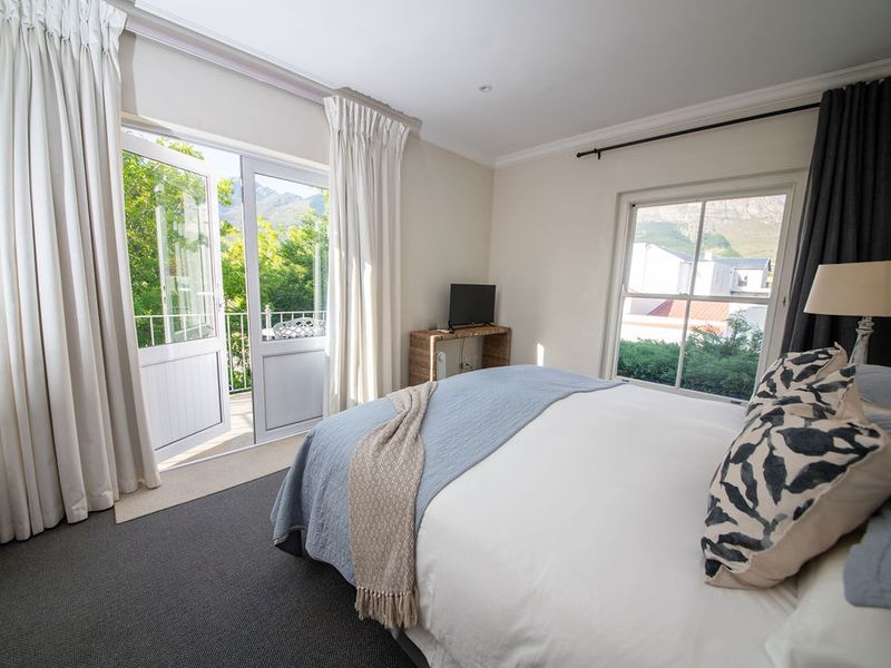 5 Bedroom house to rent in Franschhoek. - Photo 2