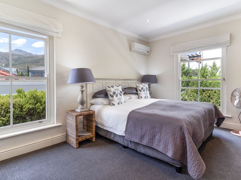 5 Bedroom house to rent in Franschhoek. - Photo 6