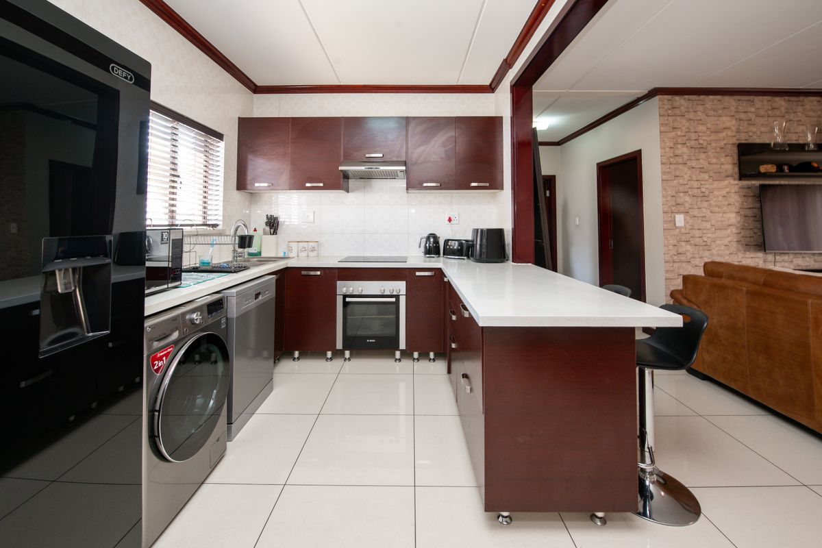 Beautiful 2-bedroom Start Up Home - Photo 4