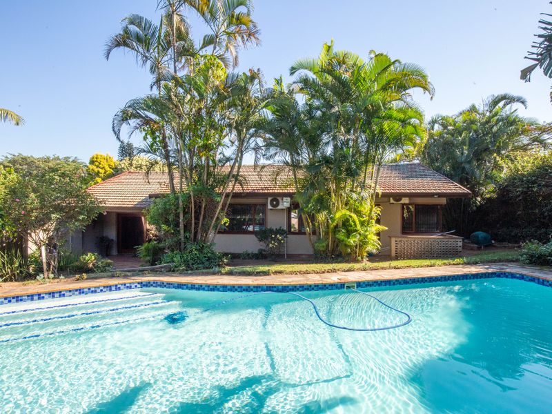 Charming Family Home in Tranquil Yellowwood  Park - Photo 2