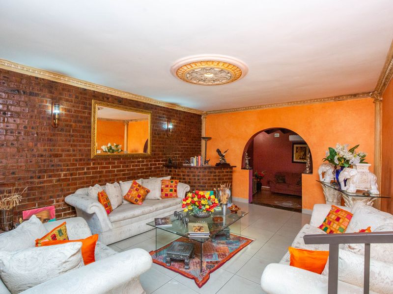 Charming Family Home in Tranquil Yellowwood  Park - Photo 10