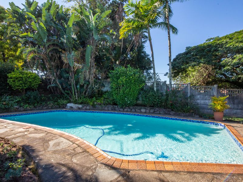 Charming Family Home in Tranquil Yellowwood  Park - Photo 3