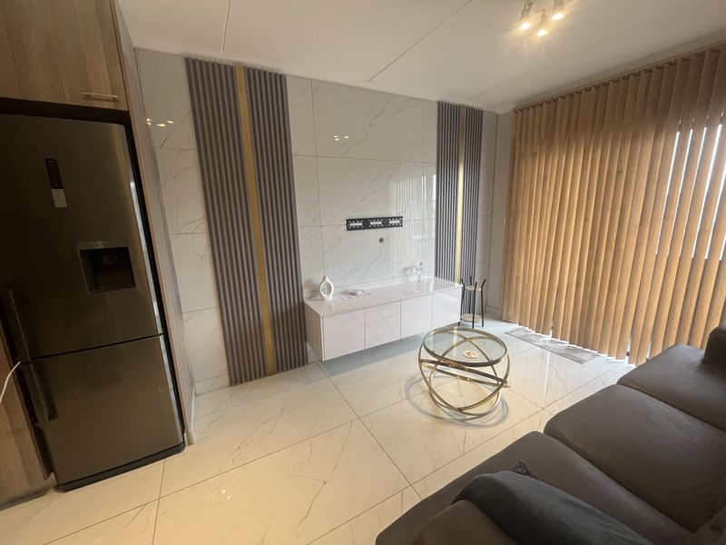 Modern 2 Bedroom Apartment in Secure Athlone Park Complex - Photo 6