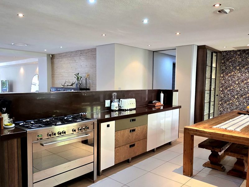 Elegant and Spacious Home in Prime Cashan - Photo 10