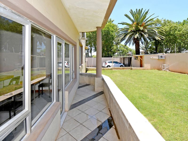 Highlands North – Jhb – Immediate Occupation – Empty and Waiting!! - Photo 3