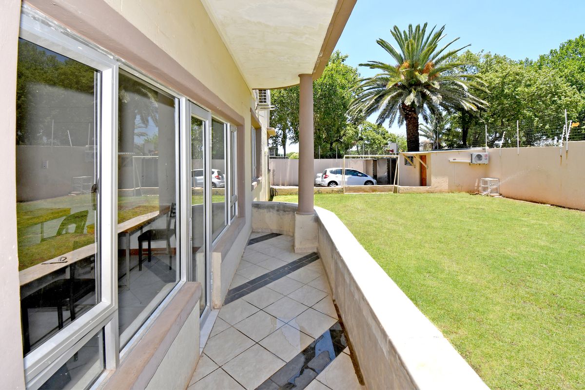 Highlands North – Jhb – Immediate Occupation – Empty and Waiting!! - Photo 3