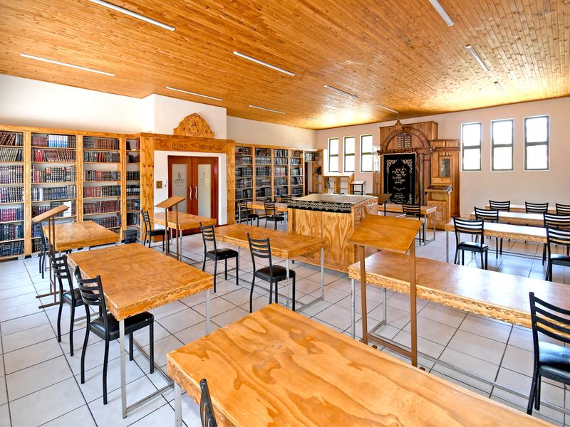 Highlands North – Jhb – Immediate Occupation – Empty and Waiting!! - Photo 6