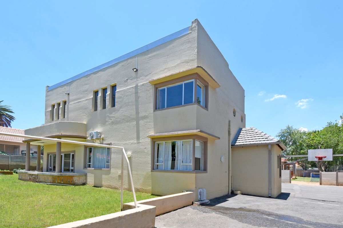 Highlands North – Jhb – Immediate Occupation – Empty and Waiting!! - Photo 4